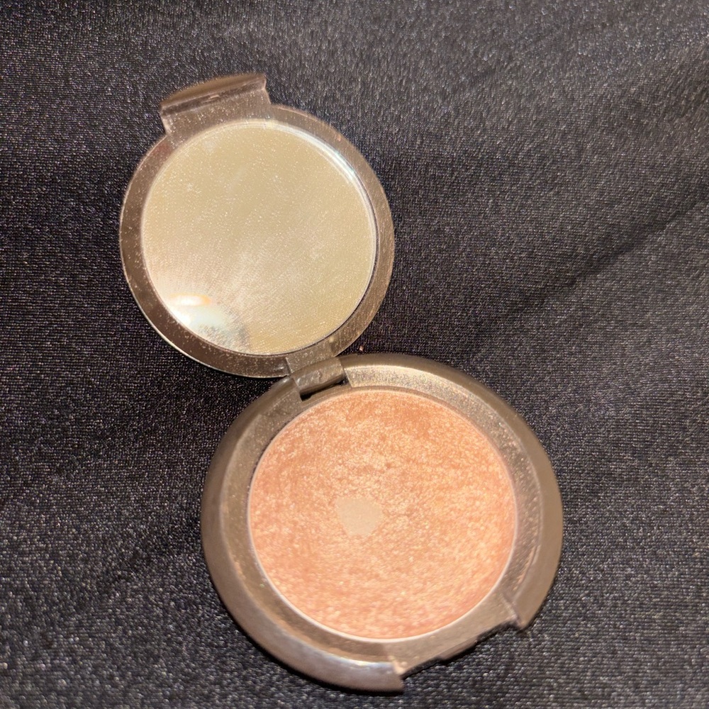 Becca mini Opal highlighter